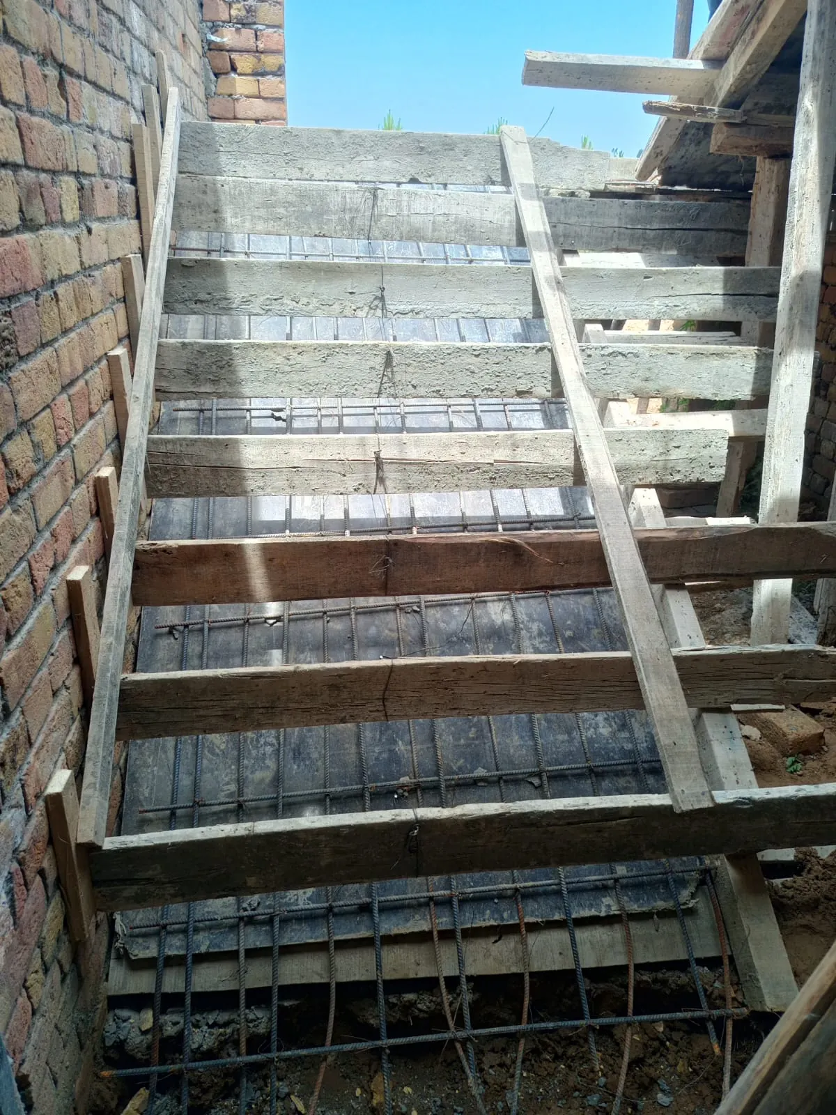 4 Kanal Farmhouse I-16 — staircase steel work